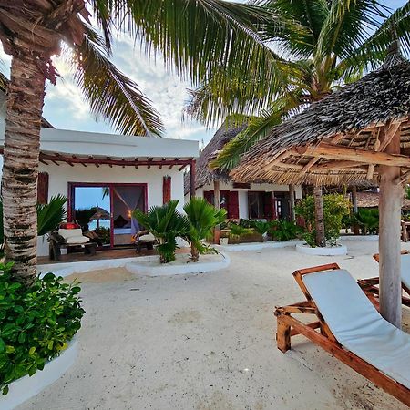 Milele Beach Resort Pingwe Exterior foto