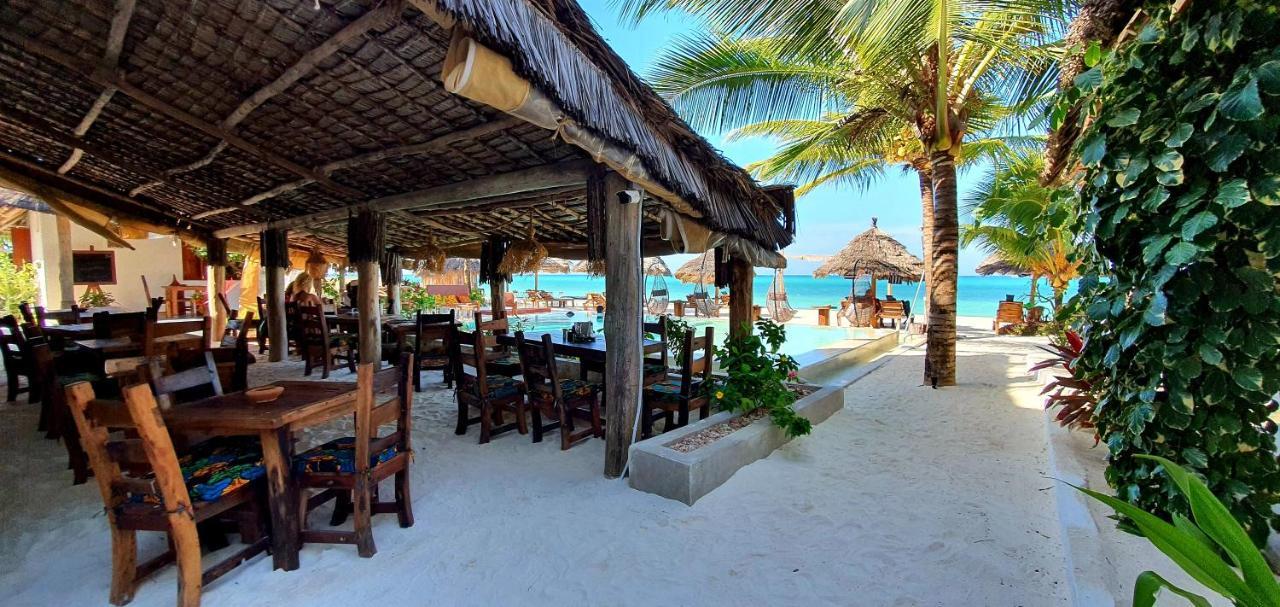 Milele Beach Resort Pingwe Exterior foto