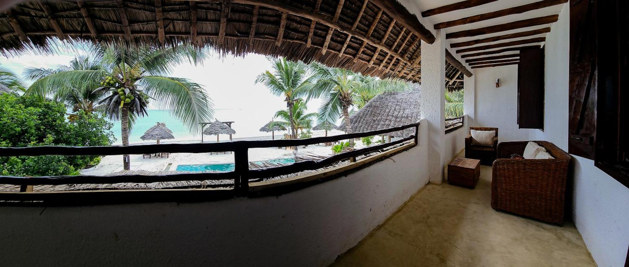 Milele Beach Resort Pingwe Exterior foto