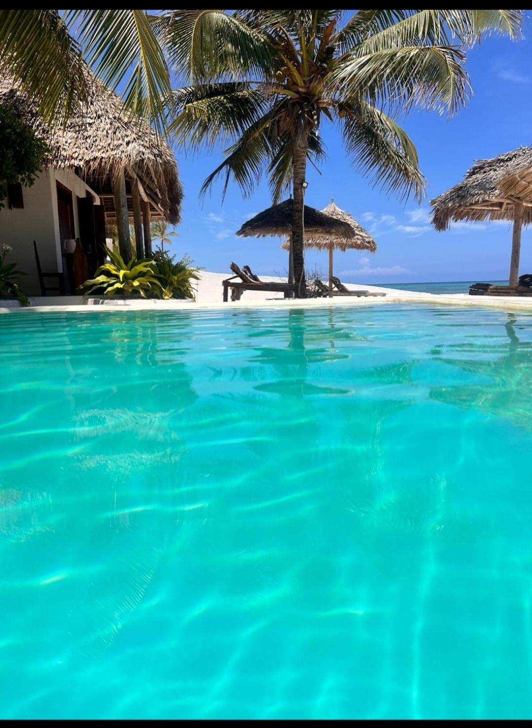 Milele Beach Resort Pingwe Exterior foto
