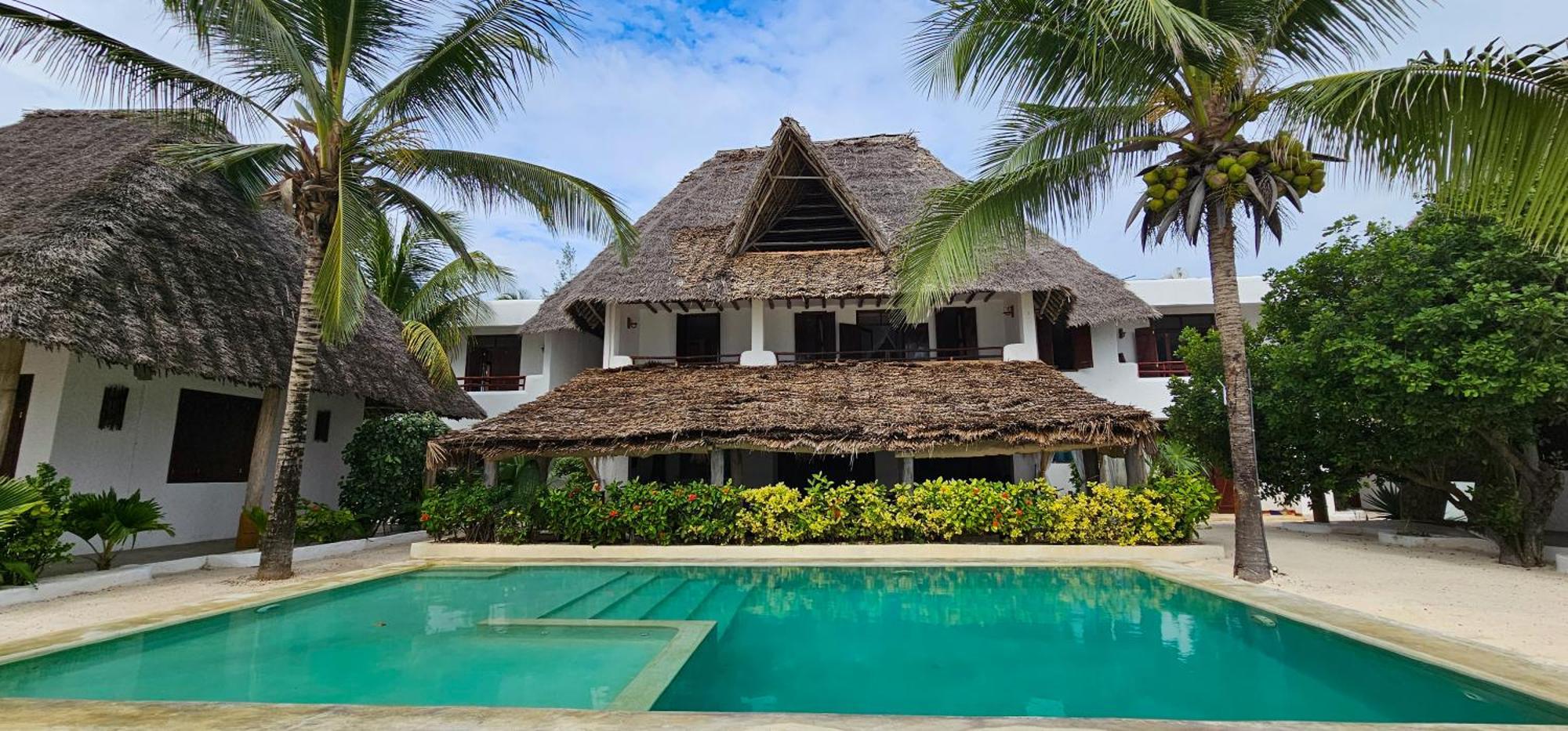 Milele Beach Resort Pingwe Exterior foto